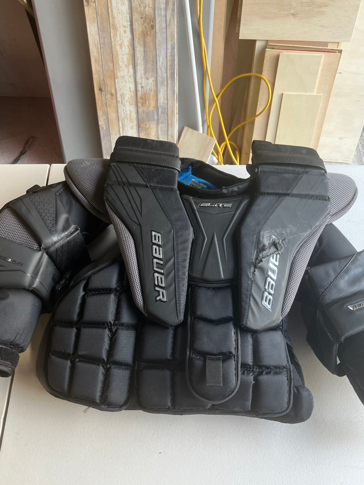 Used Large Bauer  Elite Goalie Chest Protector