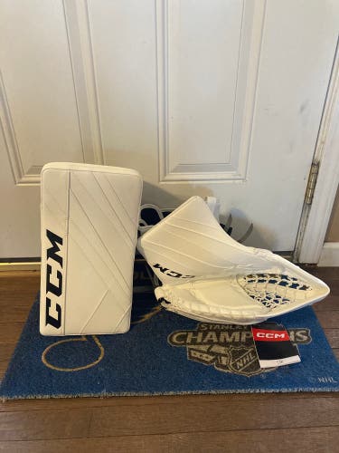New EFLEX 5.9 Glove And Blocker New With Tags