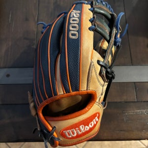 Used 2018 Jose Altuve Wilson Right Hand Throw Infield A2000 Baseball Glove 11.5"