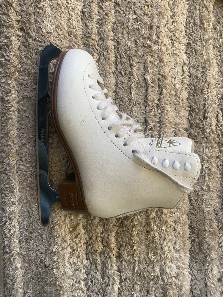 Used Jackson Ultima C Adult 4 Figure Skates