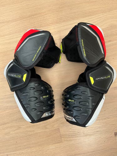 Used Large Bauer Vapor Hyperlite Elbow Pads