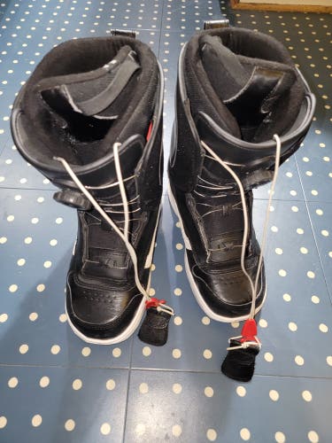 Men's Used Size 9.5 (Women's 10.5) Vans Aura Snowboard Boots Adjustable Flex All Mountain