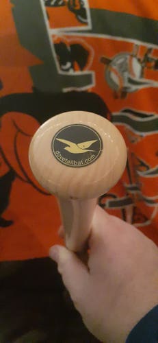Used Dove Tail Bat Maple DT110-SD Bat 33.5"