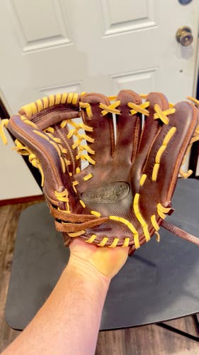 11.5 Louisville Slugger Pro Flare PF14-BN