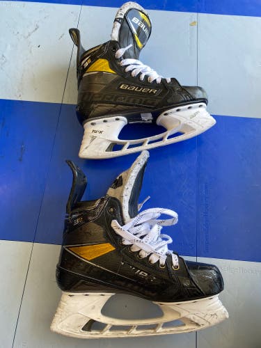 Intermediate Bauer  Size 6 Supreme 3S Pro Hockey Skates