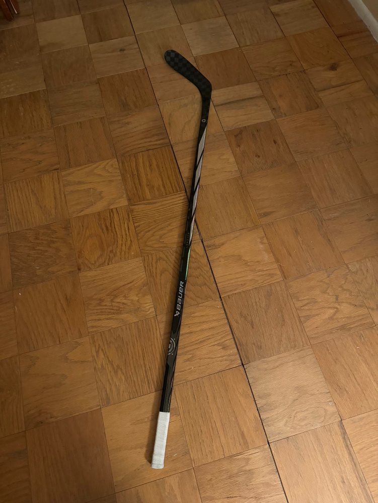 Senior Left Hand P28  Proto-R Hockey Stick
