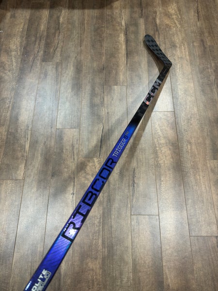 CCM Trigger 8 Pro 55 Flex P28 LH  ( HS127)