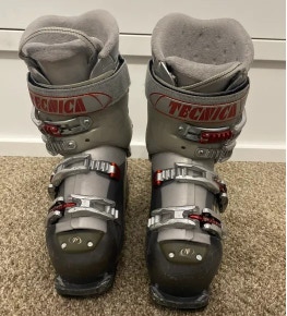Women's Used Tecnica Ski Boots - Vento 6