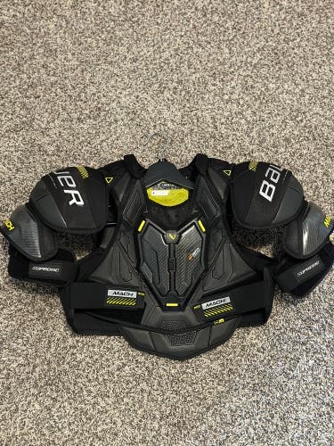 Used Large Bauer  Supreme Mach Shoulder Pads