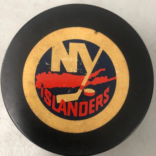 New York Islanders Cooper puck