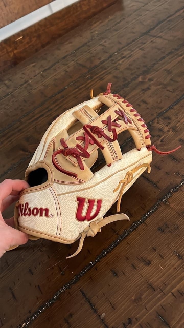 Wilson A-2000 softball glove size 11.75” right hand