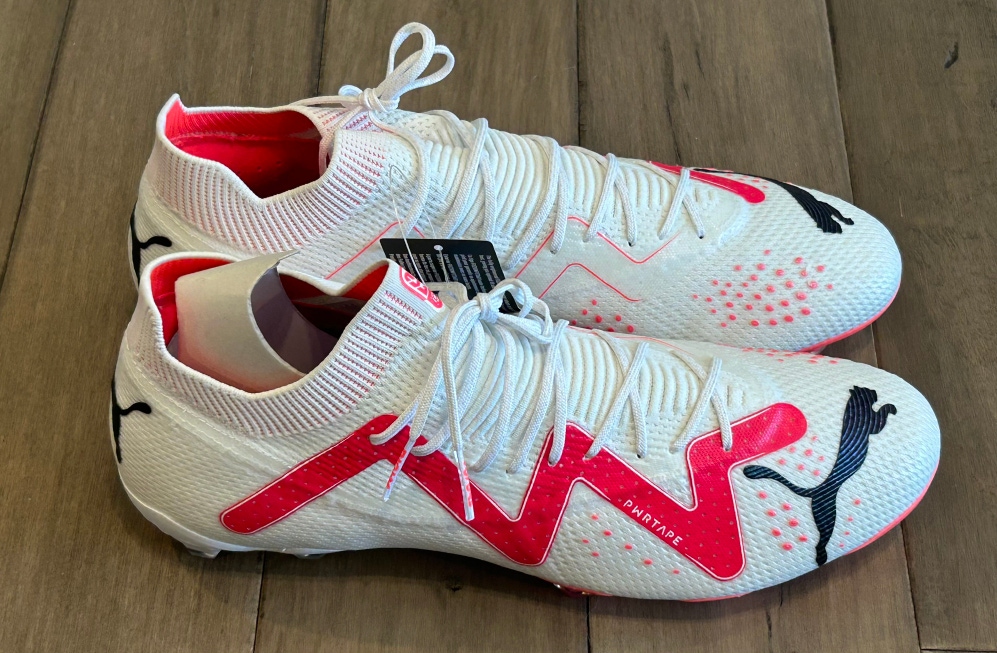 Size 11.5 Men’s Puma Future Ultimate FG/AG White Pink Soccer Cleats 107355-01