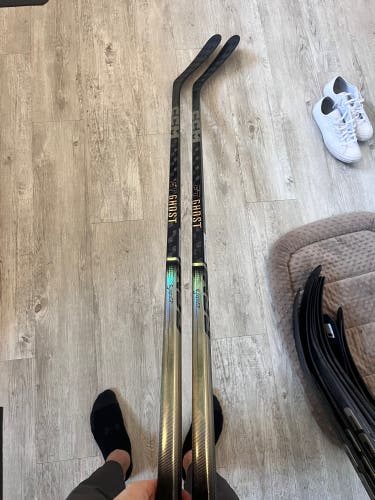 2 Senior Right Hand P29 FT Ghost Hockey Stick