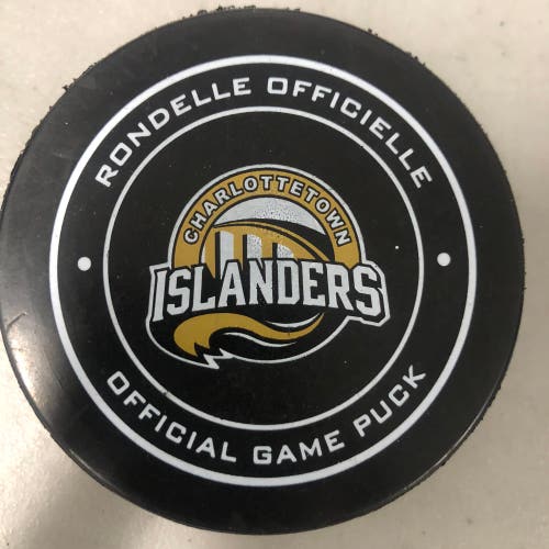 Charlottetown Islanders puck QMJHL