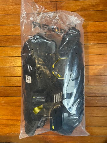 New Bauer 16" Supreme M5 Pro Shin Pads