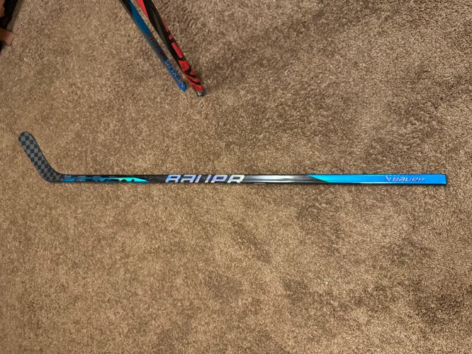 Senior Right Handed P88 Nexus Sync Hockey Stick