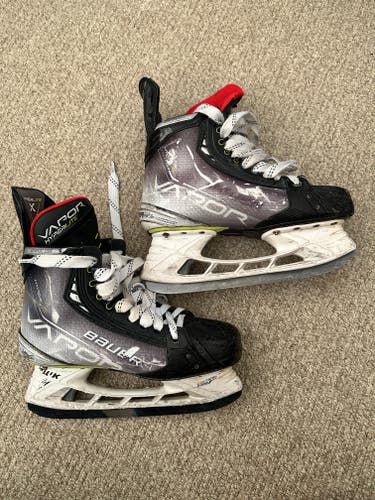Senior Used Bauer Vapor Hyperlite Hockey Skates Pro Stock 8.5