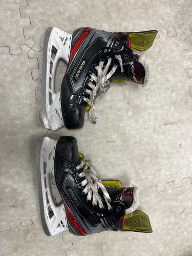 Used Bauer Size 5 Vapor X2.9 Hockey Skates