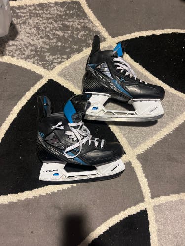 Senior True Wide Width   8 TF9 Hockey Skates