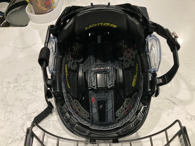 New Bauer Hyperlite 2 Adult M/L Helmet