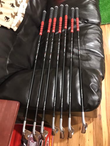 Srixon Iron Set ZX5 (4 - 5 Iron) ZX7 (6-PW) MKII RH Axiom 105 Stiff