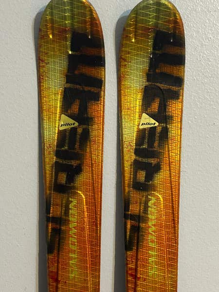 Salomon Scream 10 Hot Downhill Carving Skis 165 cm. Demo Bindings