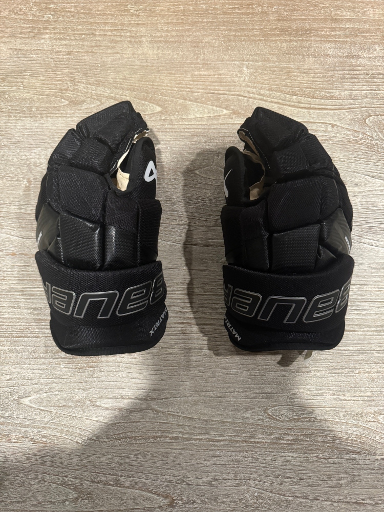 Bauer 14" Supreme Matrix Gloves