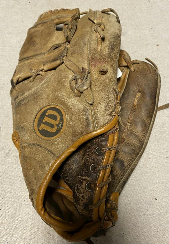 Used Wilson A9820 12 1 2" Baseball & Softball Fielders Gloves