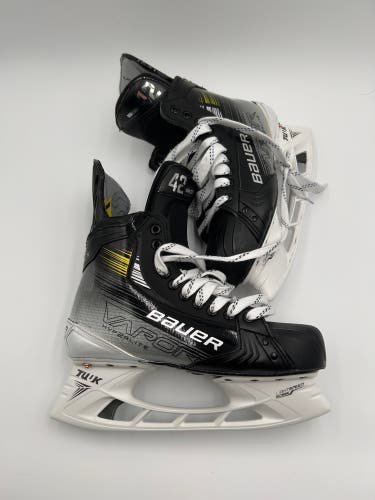 Lightly Used Senior Bauer Wide Width Pro Stock 8.5 Vapor Hyperlite 2 Hockey Skates