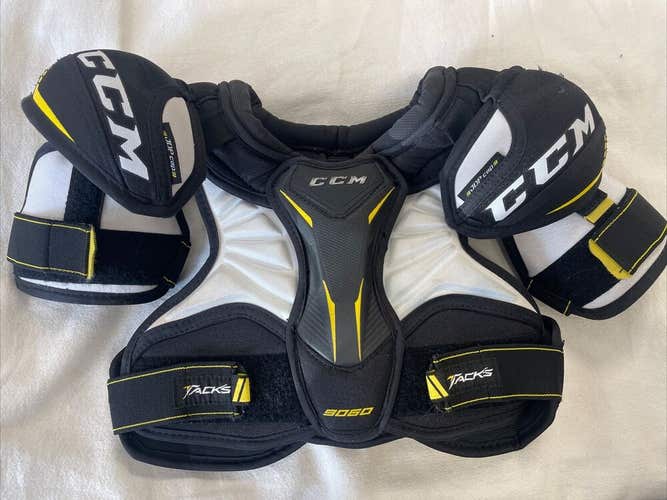 Junior size small CCM tacks 9060 ice hockey player shoulder pads