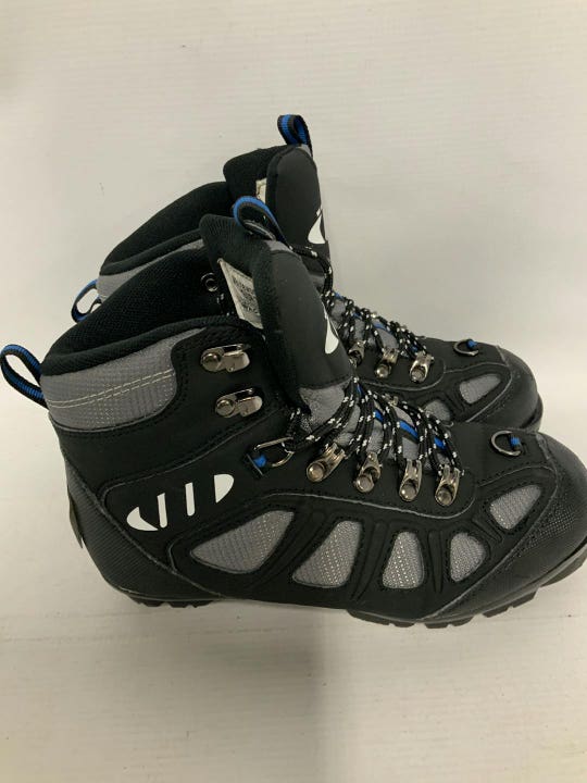 Used Whitewoods W 05-05.5 Jr 03.5-04 Boys' Cross Country Ski Boots
