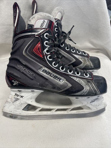 Junior size 4 Bauer vapor X60 ice hockey skates