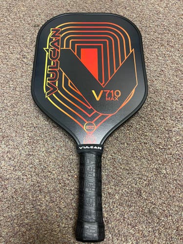 Vulcan V710 Max “Flame Circuit” pickleball paddle
