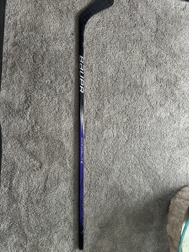 Senior Right Handed P92 Pro Stock Vapor Hyp2rlite Hockey Stick
