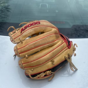 2022 Right Hand Throw 11.5" A2000 Baseball Glove