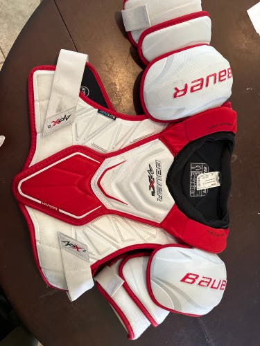 Used XL Bauer Vapor APX2 Shoulder Pads