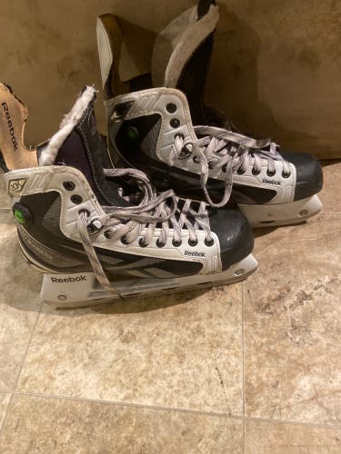 Senior Reebok Regular Width 10.5 20K Hockey Skates