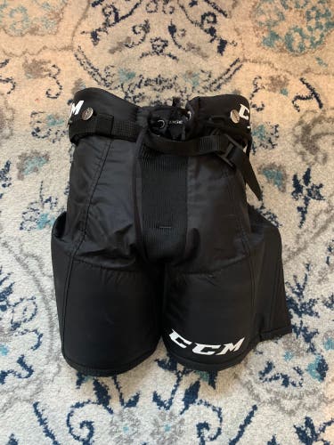 Youth Small QLT-Edge CCM Hockey Pants