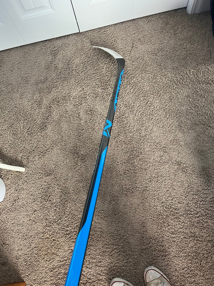 Used Right Handed P28 Team Nexus Hockey Stick
