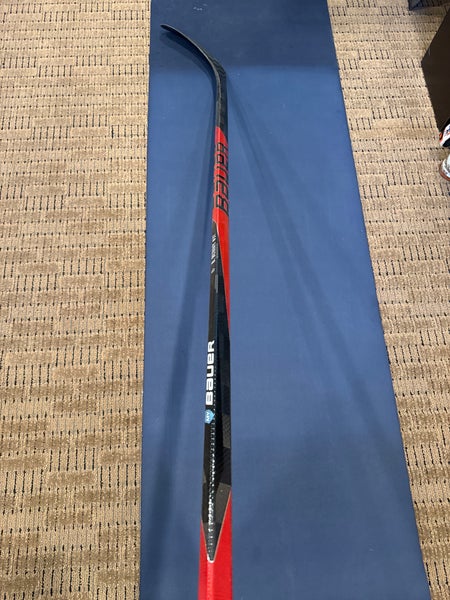 RIGHTY BAUER Pro Stock Hockey Stick