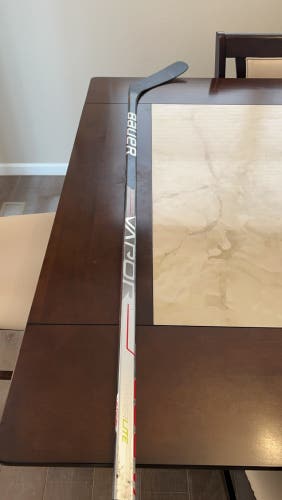 Used Right Handed P88 Vapor Hyperlite Hockey Stick