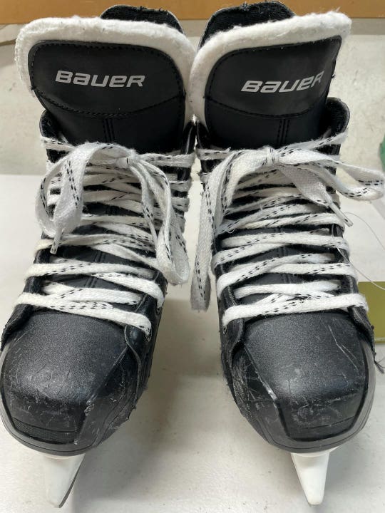 Used Bauer 140 Junior 02 Ice Hockey Skates