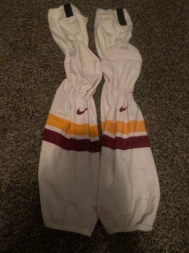 Minnesota college White Senior Used Medium Nike Socks