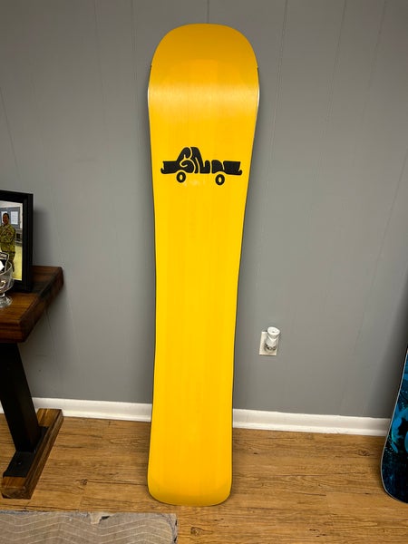 Used  GNU Snowboard