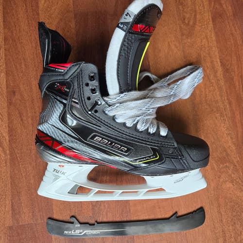 New Bauer Vapor 2X Pro *RIGHT SKATE ONLY* size 4.5 fit 3