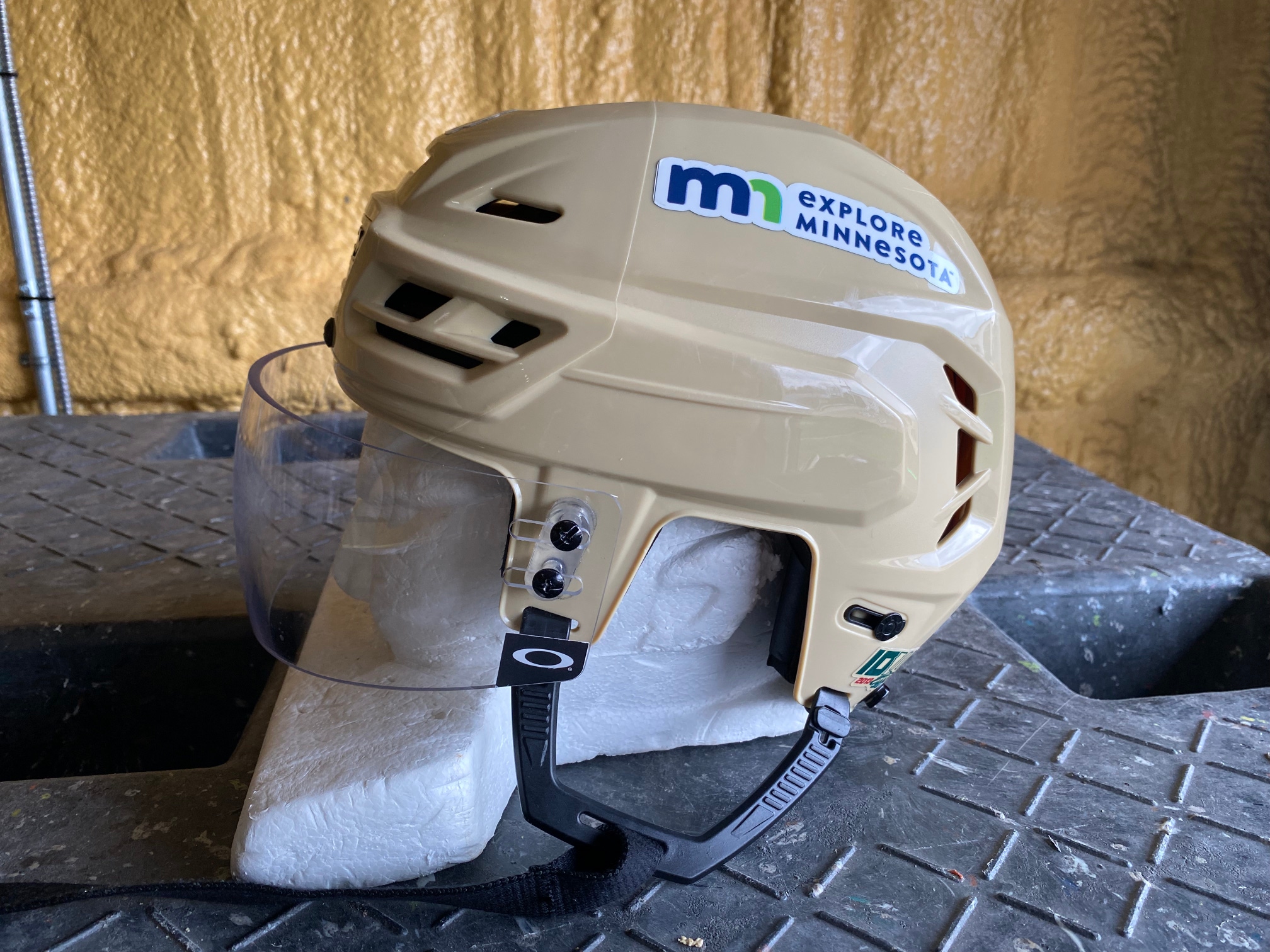 CCM Tacks 710 Pro Stock Hockey Helmet Wheat Beige Medium CCM Visor Combo 4726
