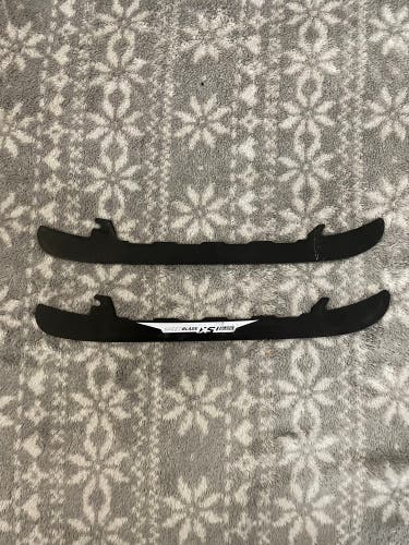 New CCM XS1 Black 238 mm Steel