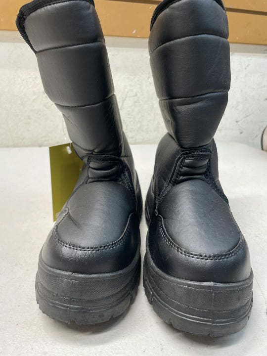 Used Worldfamous Junior 04 Outdoor Boots