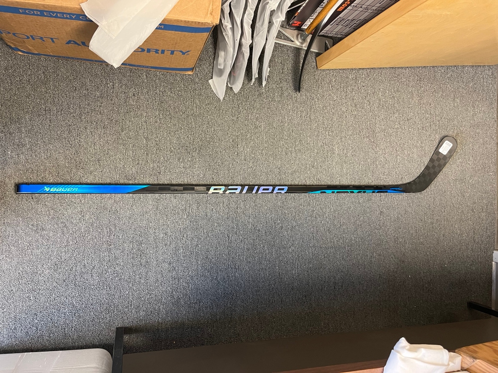 New Left Hand P92  Nexus Sync Hockey Stick