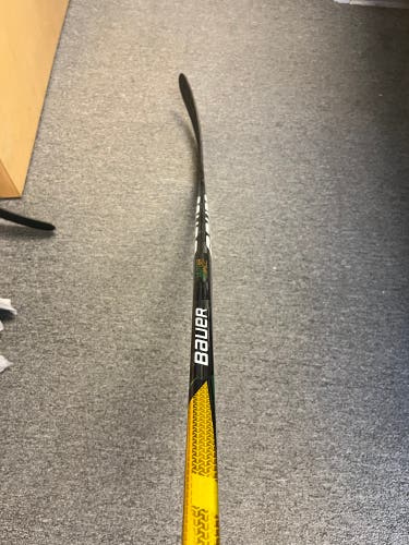 Senior Right Handed P92  Supreme UltraSonic Hockey Stick